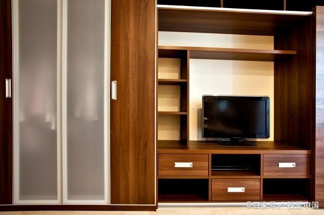 从设计师闺蜜那里取经，，，，，，定制衣柜需要注重的“3个地方”，，，，，，别忽视